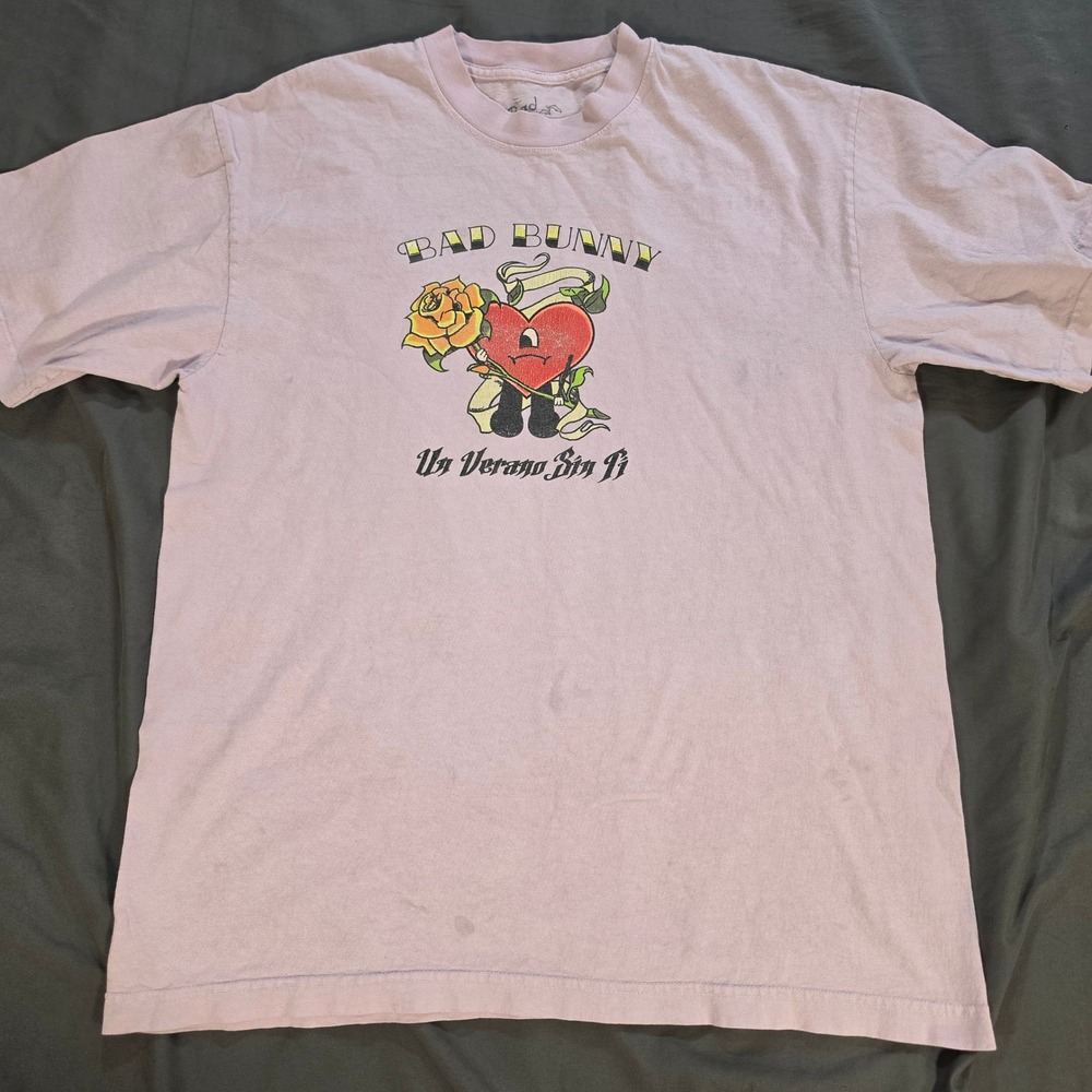 Bad Bunny World's Hottest Tour 2022 T-Shirt Un Verano Sin Ti Purple Large
